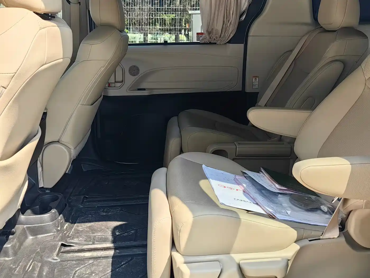 Toyota Sienna 2021 2.5L Hybrid Luxury Edition фото 5