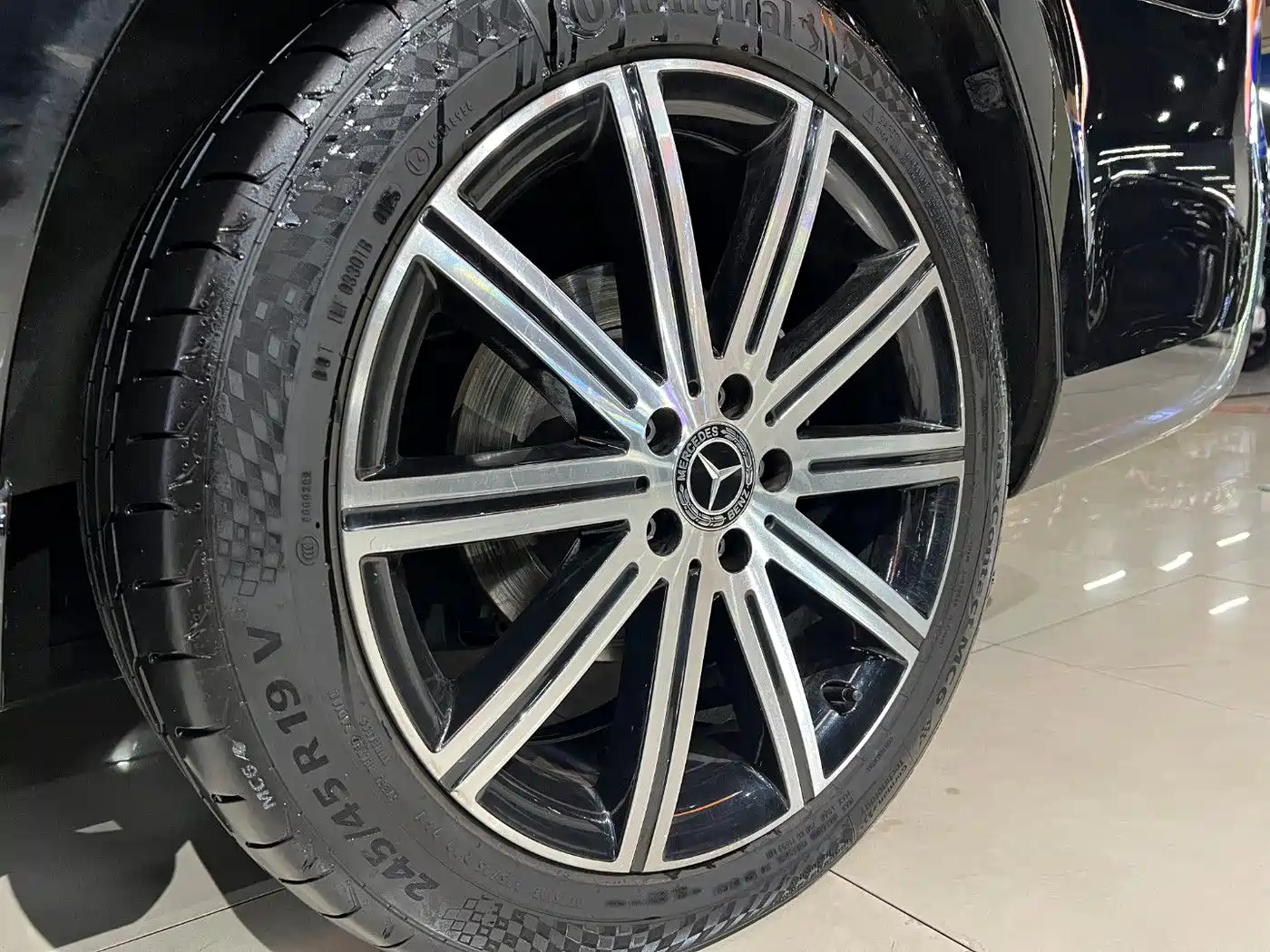 Mercedes-Benz V-Class 2022 V 260 L Long Wheelbase Luxury Edition фото 24