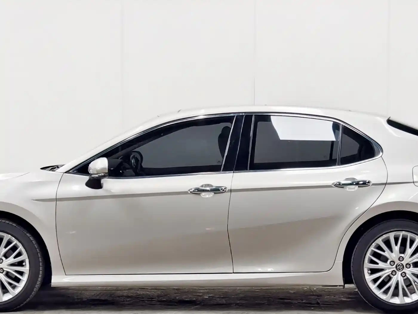 Toyota Camry 2018 2.5G Luxury Edition фото 7