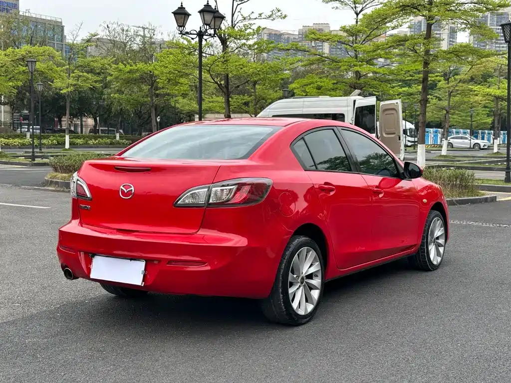 Mazda Mazda3 Axela 2012 2011 Sedan 1.6L Automatic Comfort