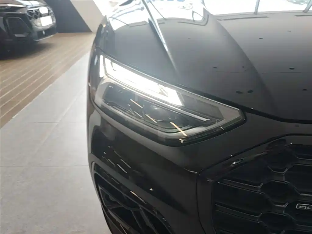 Audi Q5L 2024 Model 40 TFSI Luxury Dynamic фото 13