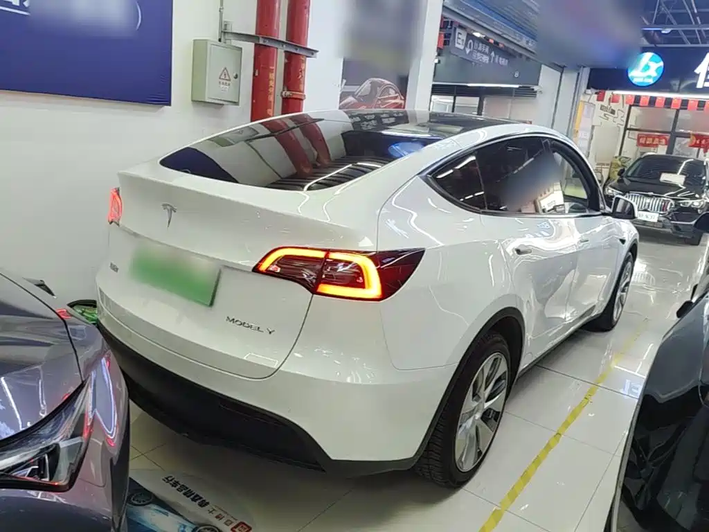 Фото 7 - Tesla Model Y
