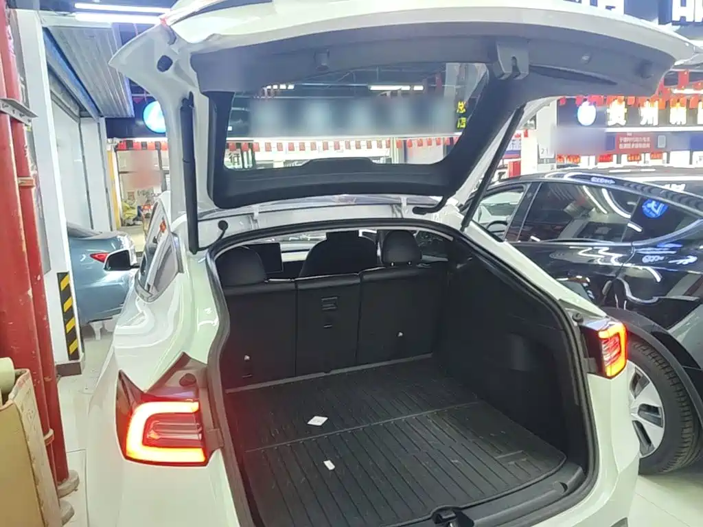 Фото 19 - Tesla Model Y