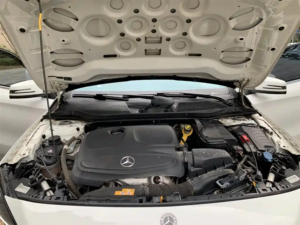 Mercedes-Benz GLA 2018 GLA 200 Dynamic фото 18