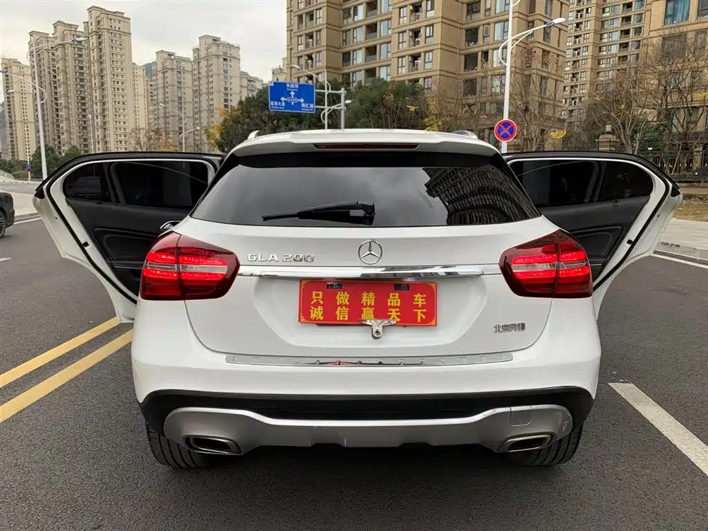 Mercedes-Benz GLA 2018 GLA 200 Dynamic фото 5