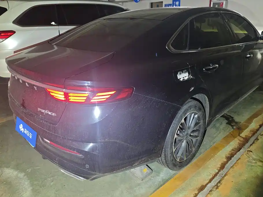 Фото 3 - Geely Preface