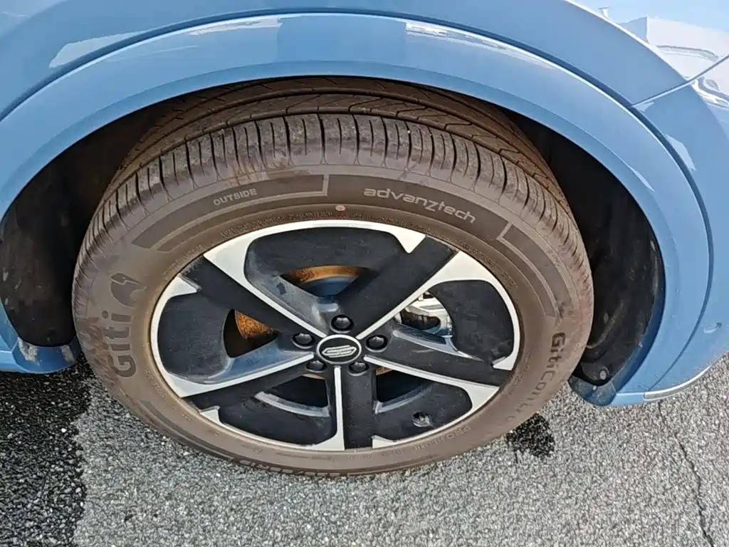 Фото 14 - Shangjie SUV
