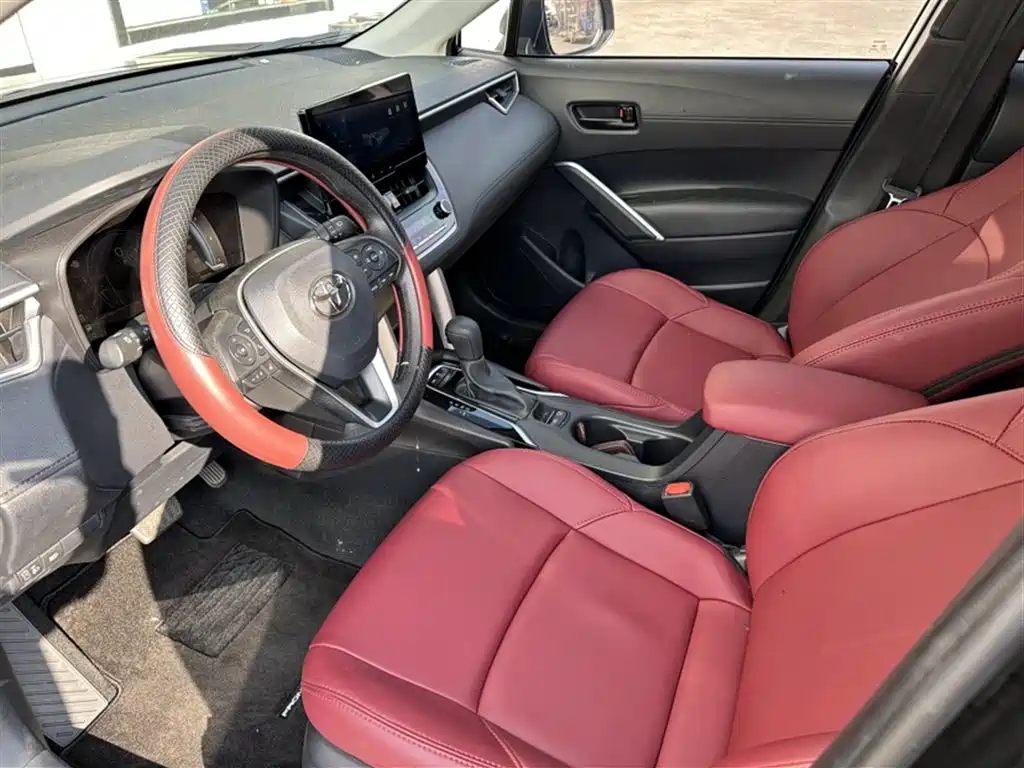 Toyota Frontlander 2023 2.0L CVT Leading Edition фото 22