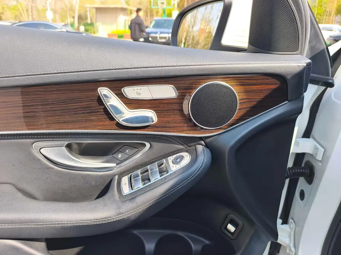 Mercedes-Benz GLC 2017 GLC 260 4MATIC Luxury фото 5