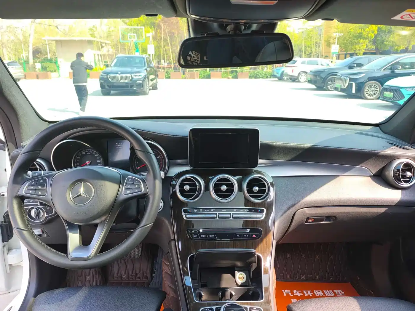 Mercedes-Benz GLC 2017 GLC 260 4MATIC Luxury фото 9