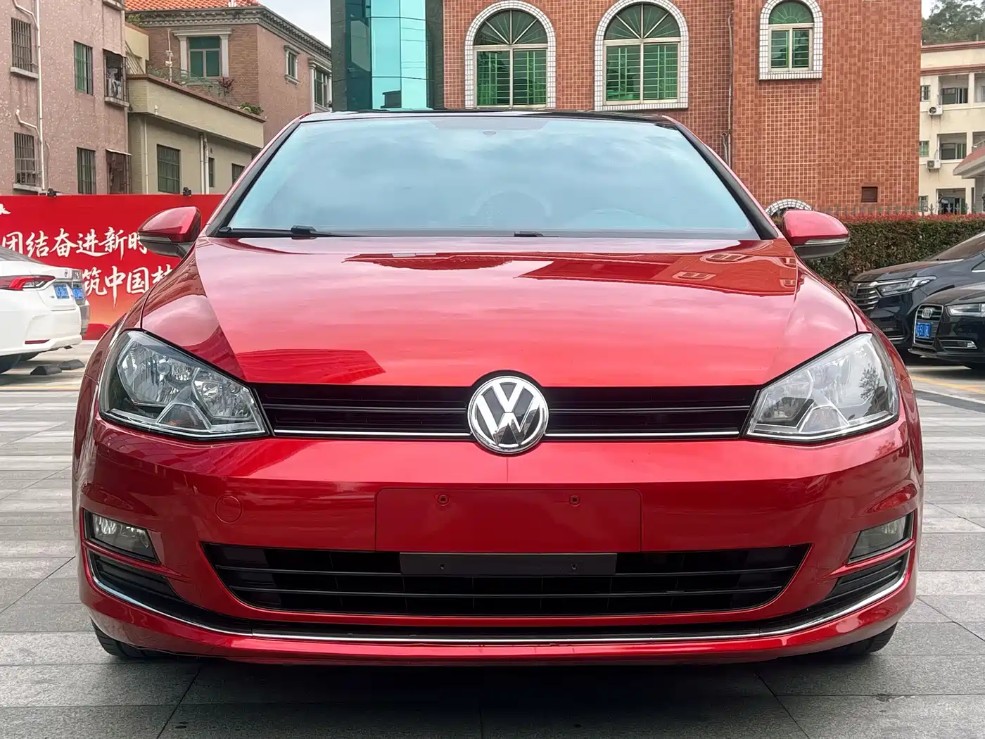 Volkswagen Golf 2015 1.6L Automatic Comfort фото 2