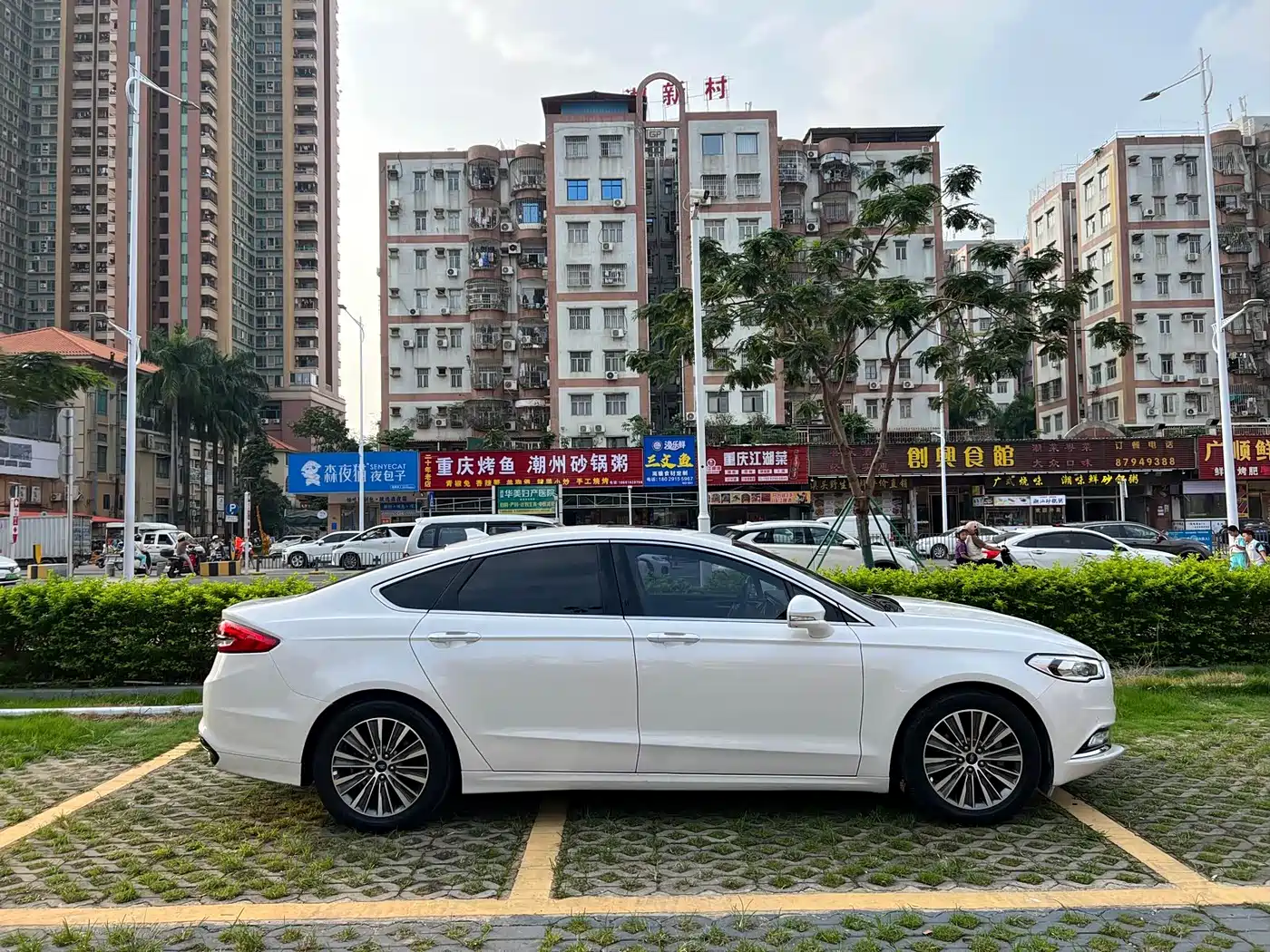 FORD MONDEO