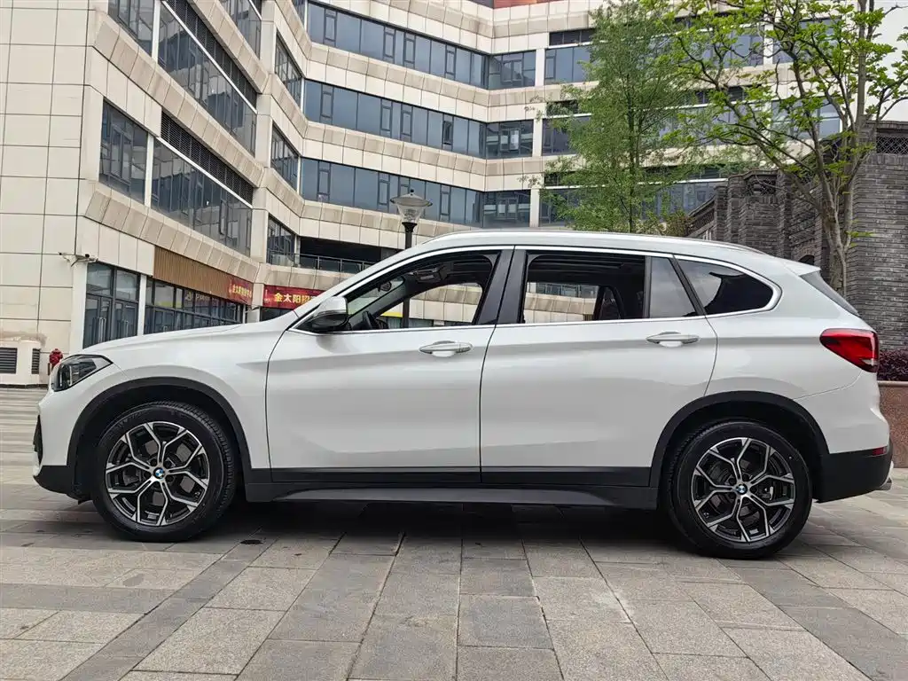 BMW X1 2021 sDrive25Li Leading фото 7