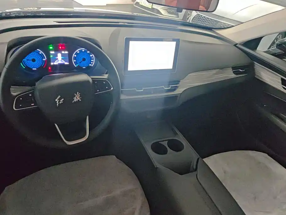 Hongqi E-QM5 2026 2025 Model 500km Travel Edition