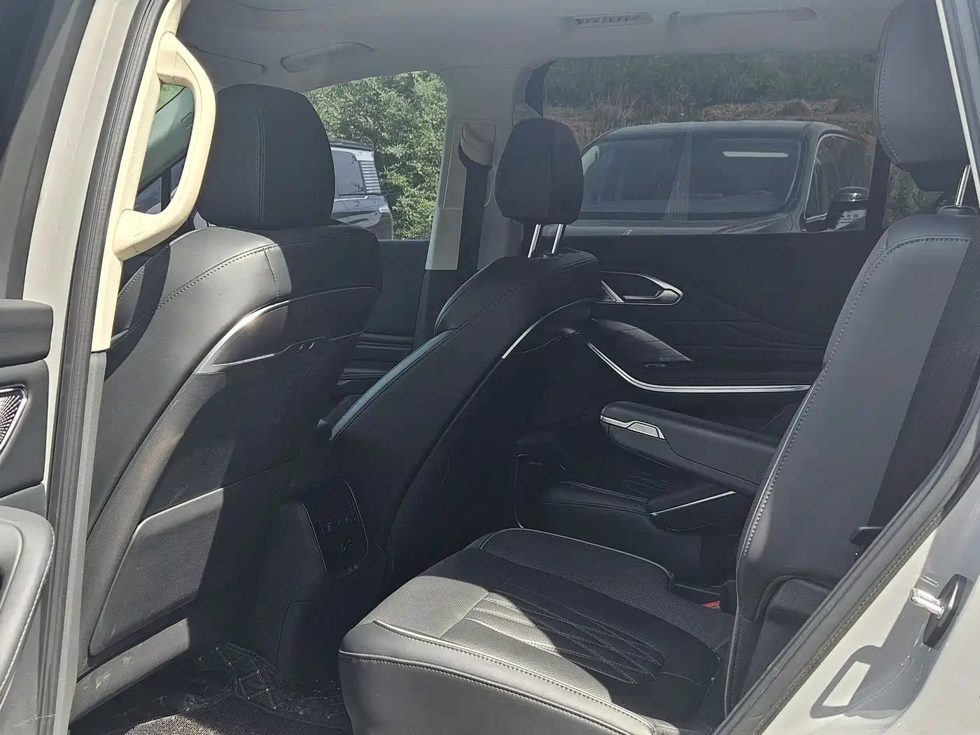 Hongqi HS7 PHEV 2024 2.0T PHEV AWD Flagship 6-Seater фото 14