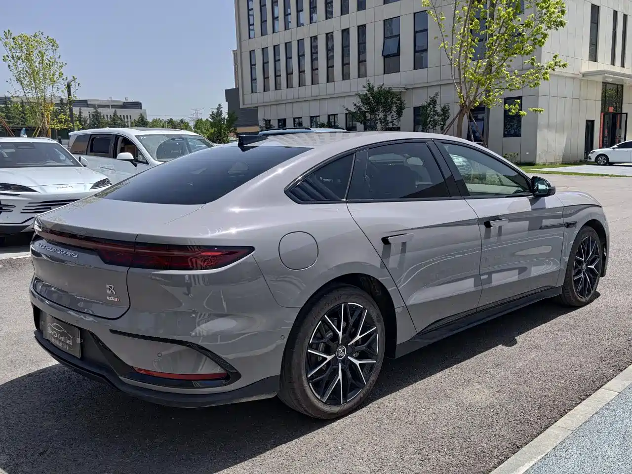 BYD Han 2025 DM-i Smart Driving Edition 125KM LiDAR Flagship фото 9