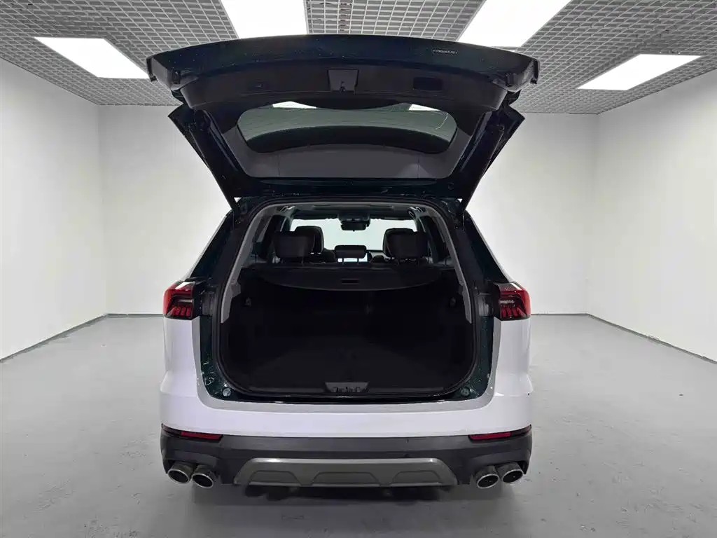 Chery Tiggo 8 PRO 2025 2025 390T 2WD Premium Edition I
