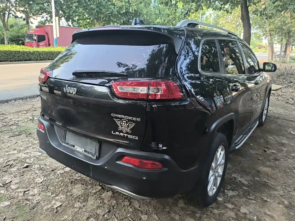 Jeep Cherokee 2018 2017 2.4L Leading Smart Edition