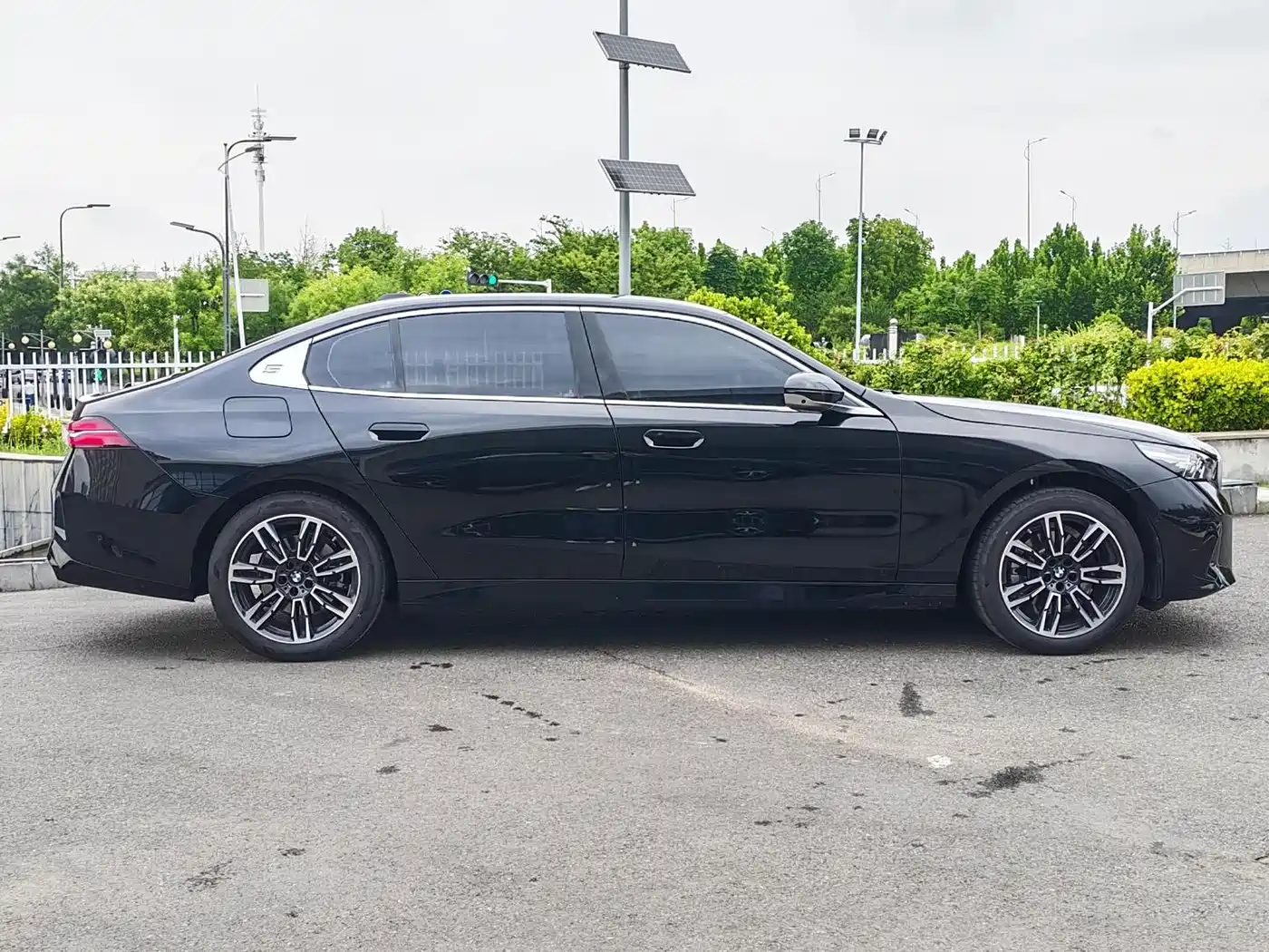 BMW 5 Series 2026 2025 525Li Luxury Package