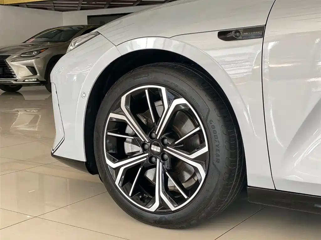 Geely Galaxy Galaxy E8 2025 700km Long Voyage Smart Drive Edition фото 24