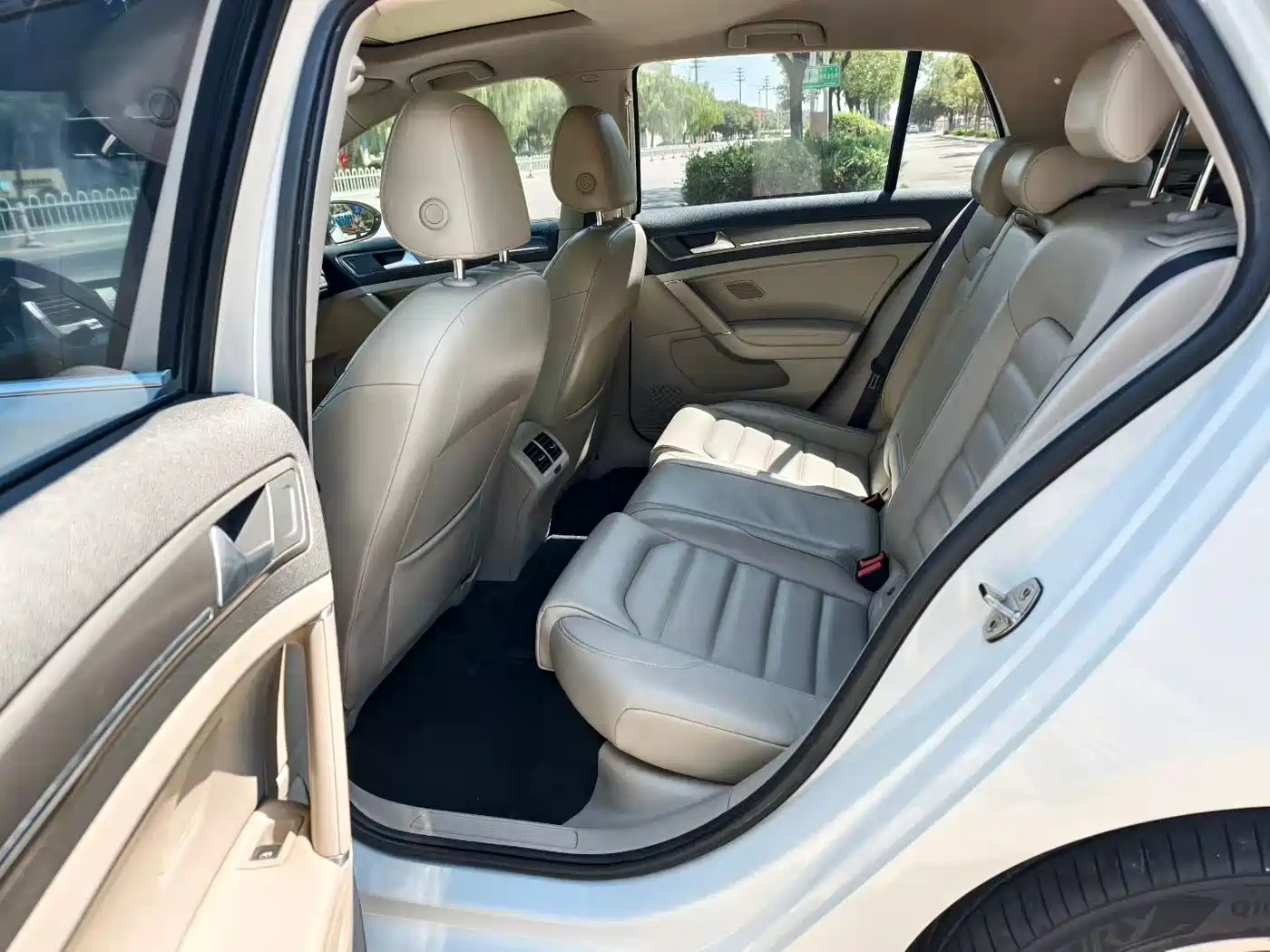 Volkswagen Golf 2016 230TSI Automatic Luxury фото 9