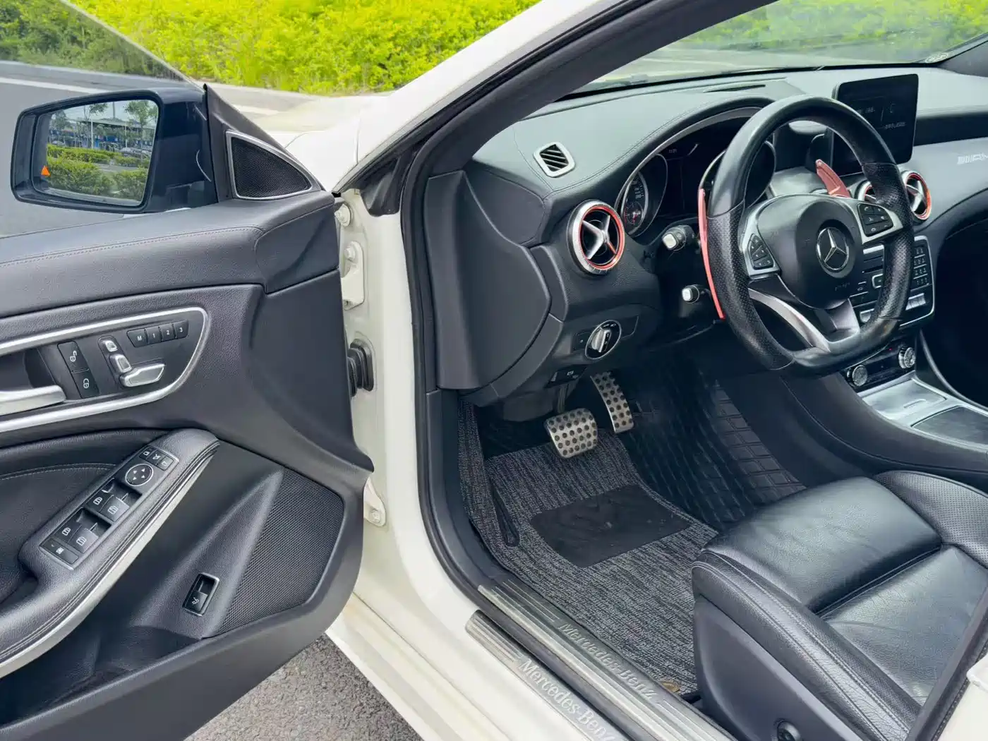 Mercedes-Benz CLA (Import) 2017 CLA 260 4MATIC фото 35