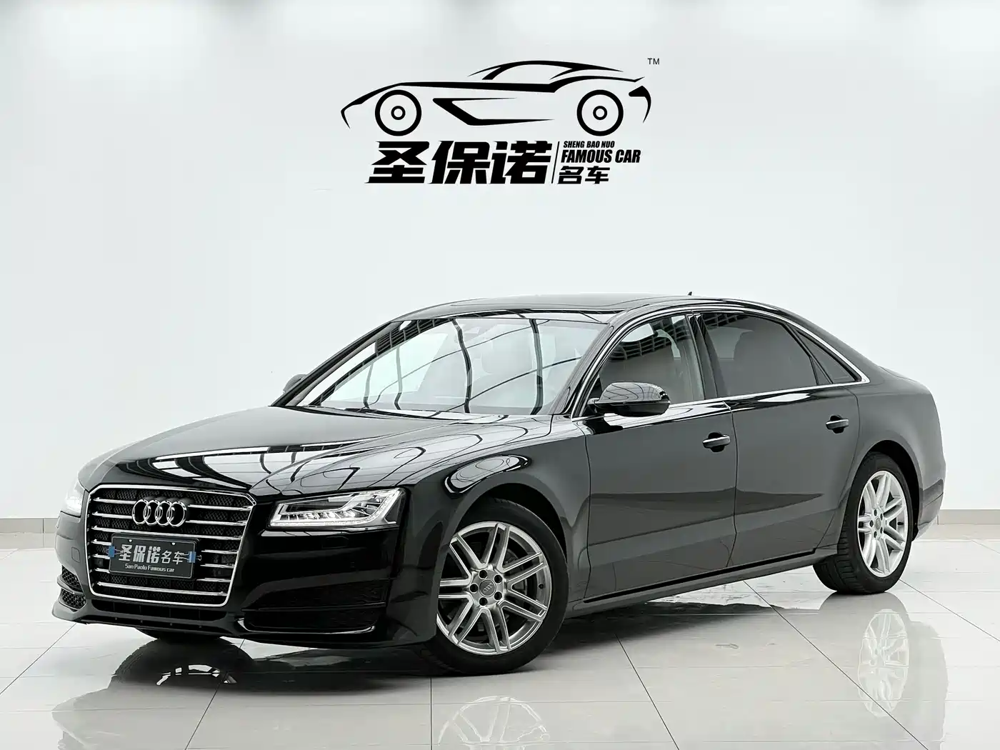 Фото 1 - Audi A8