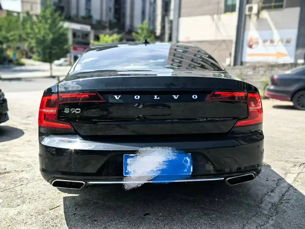 Фото 6 - Volvo S90