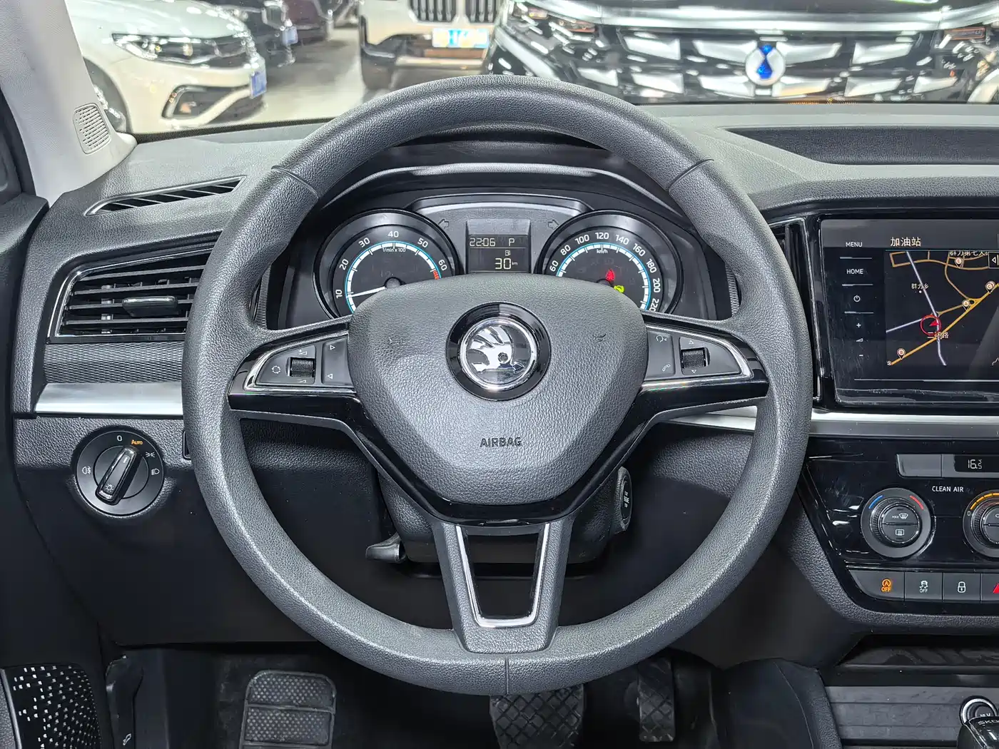 Škoda Kamiq 2022 1.5L Automatic Comfort Edition фото 11