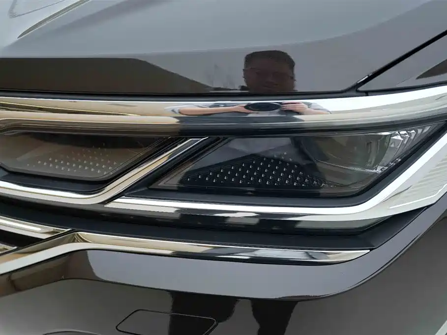 Volkswagen Touareg 2021 3.0TSI R-Line Classic Sport Package фото 18