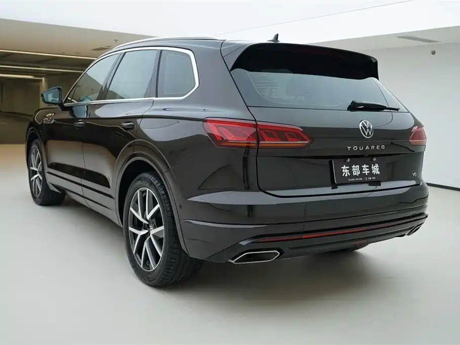 Volkswagen Touareg 2021 3.0TSI R-Line Classic Sport Package фото 4
