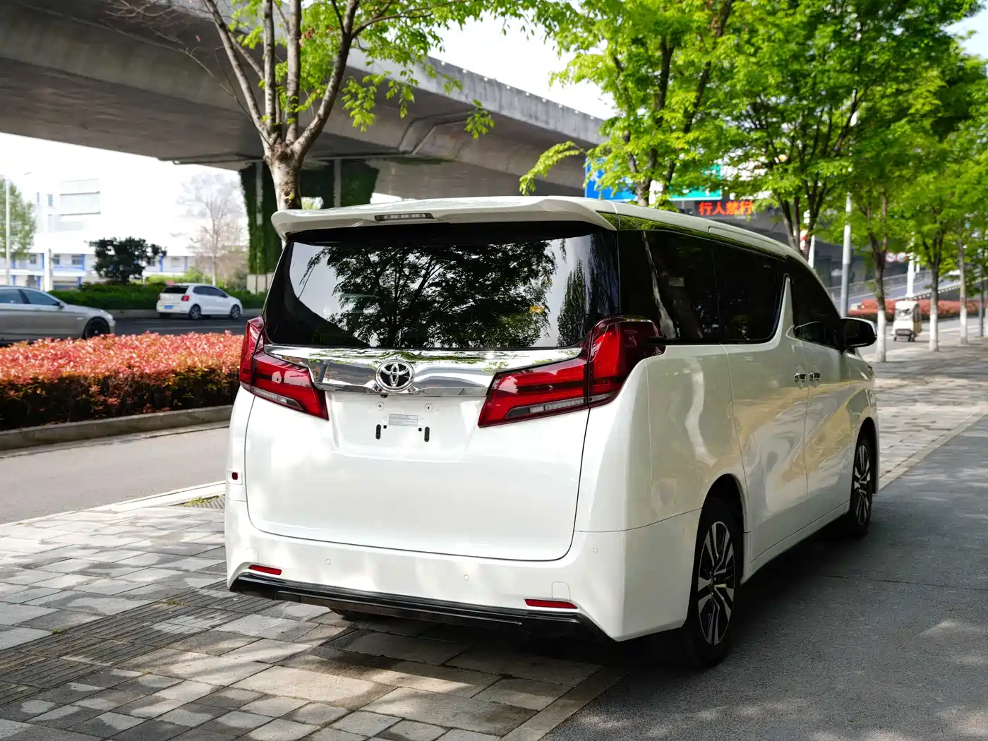 Toyota Alphard 2018 Facelift 3.5L Luxury Edition фото 9