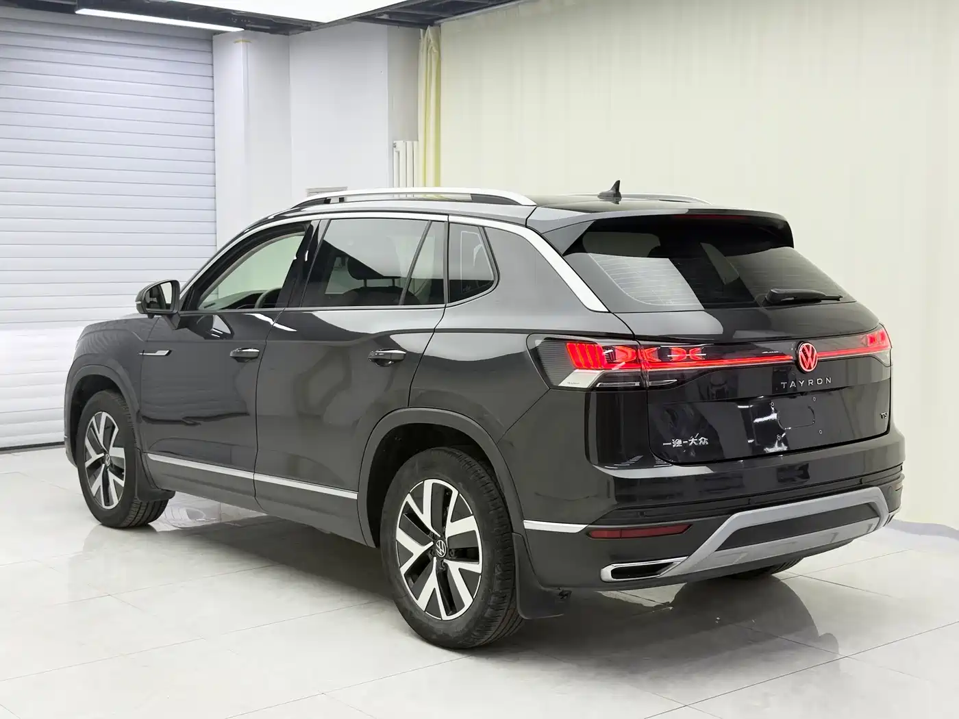 Volkswagen Tayron 2023 280TSI 2WD Luxury Plus Advanced Edition фото 4