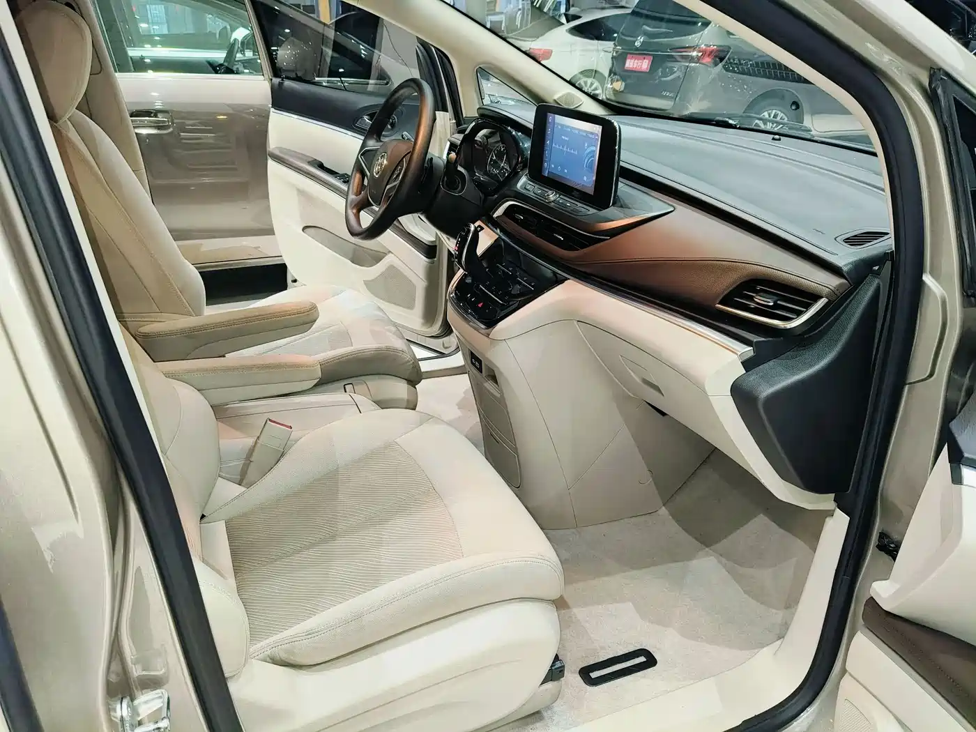 Buick GL8 2022 Land Business Class 652T Comfort фото 13