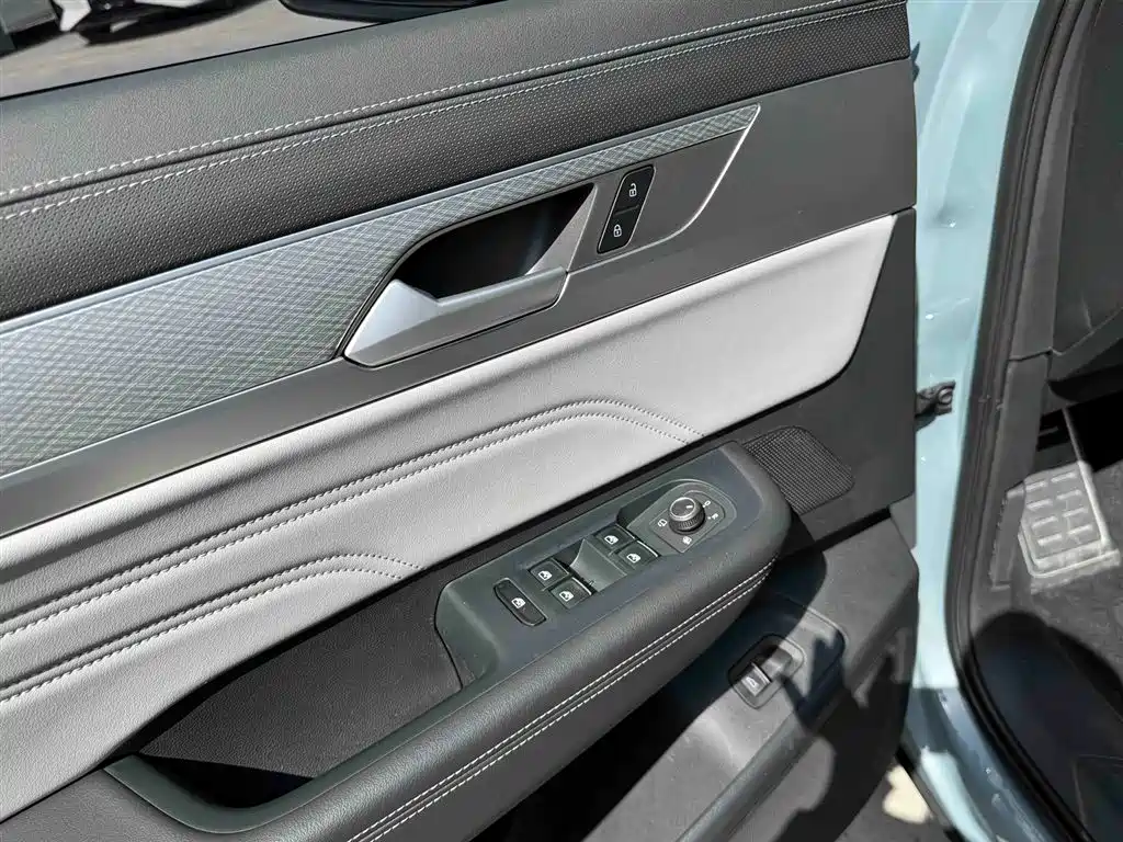 Volkswagen Talagon 2023 380TSI 4WD R-Line Launch Edition фото 19