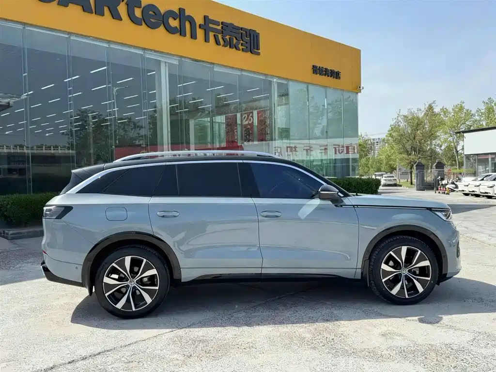 Volkswagen Talagon 2023 380TSI 4WD R-Line Launch Edition фото 3