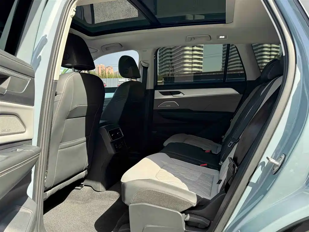 Volkswagen Talagon 2023 380TSI 4WD R-Line Launch Edition фото 12