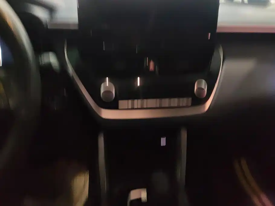 Photo 13 - Toyota Corolla Cross