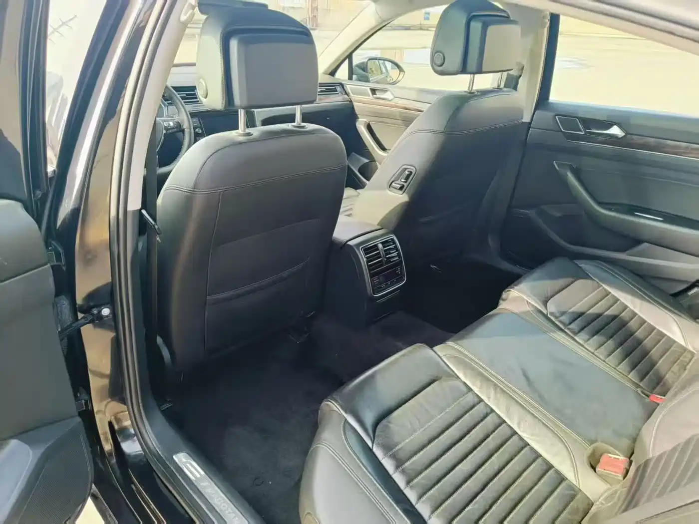 Volkswagen Magotan 2019 330TSI DSG Luxury China V фото 6
