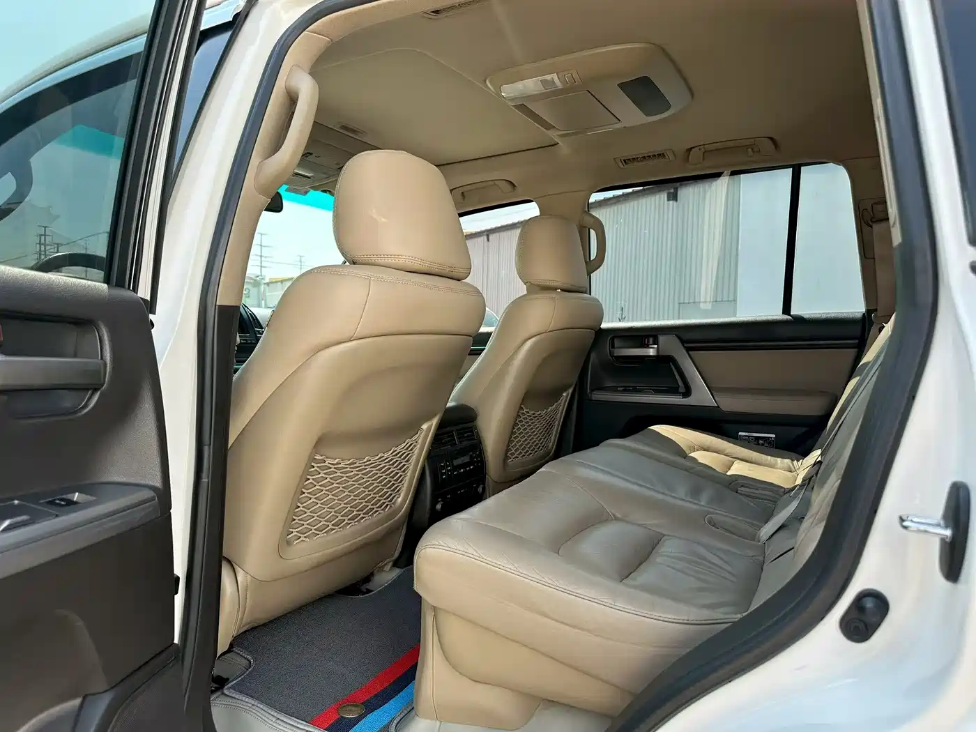 Toyota Land Cruiser 2010 Model 4.7L Automatic VX фото 6