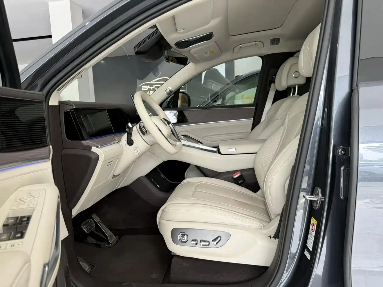 Denza N9 2025 Model Prestige Edition фото 2
