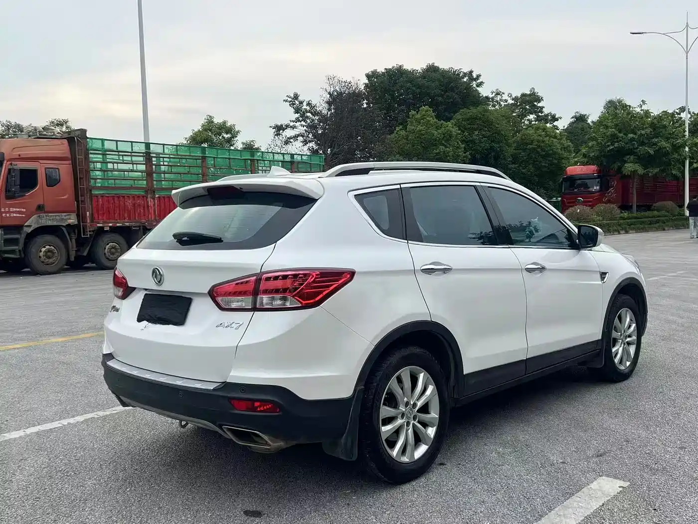 Dongfeng Aeolus Dongfeng Fengshen AX7 2015 2015 2.3L Automatic Premium