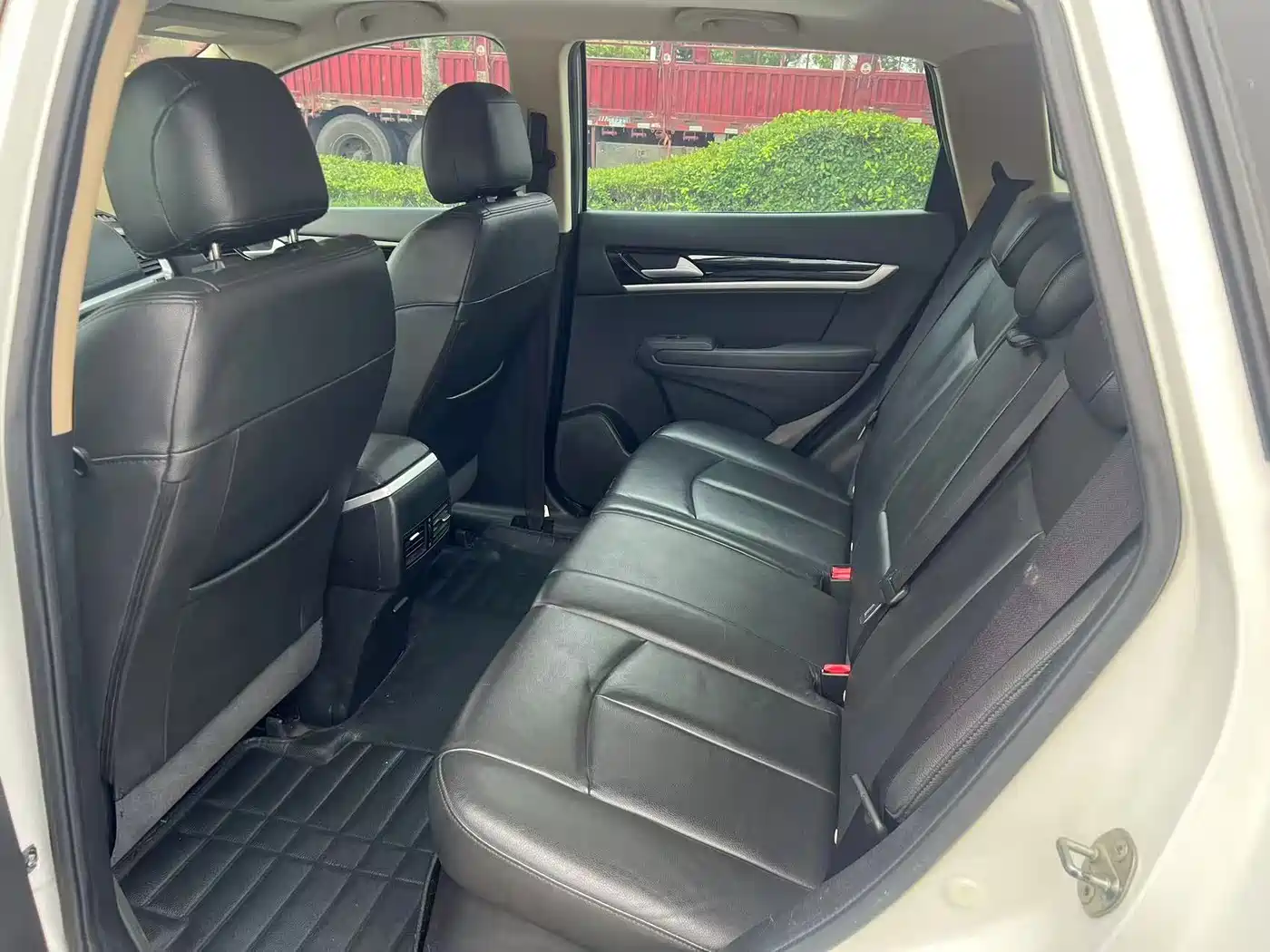 Dongfeng Aeolus Dongfeng Fengshen AX7 2015 2015 2.3L Automatic Premium