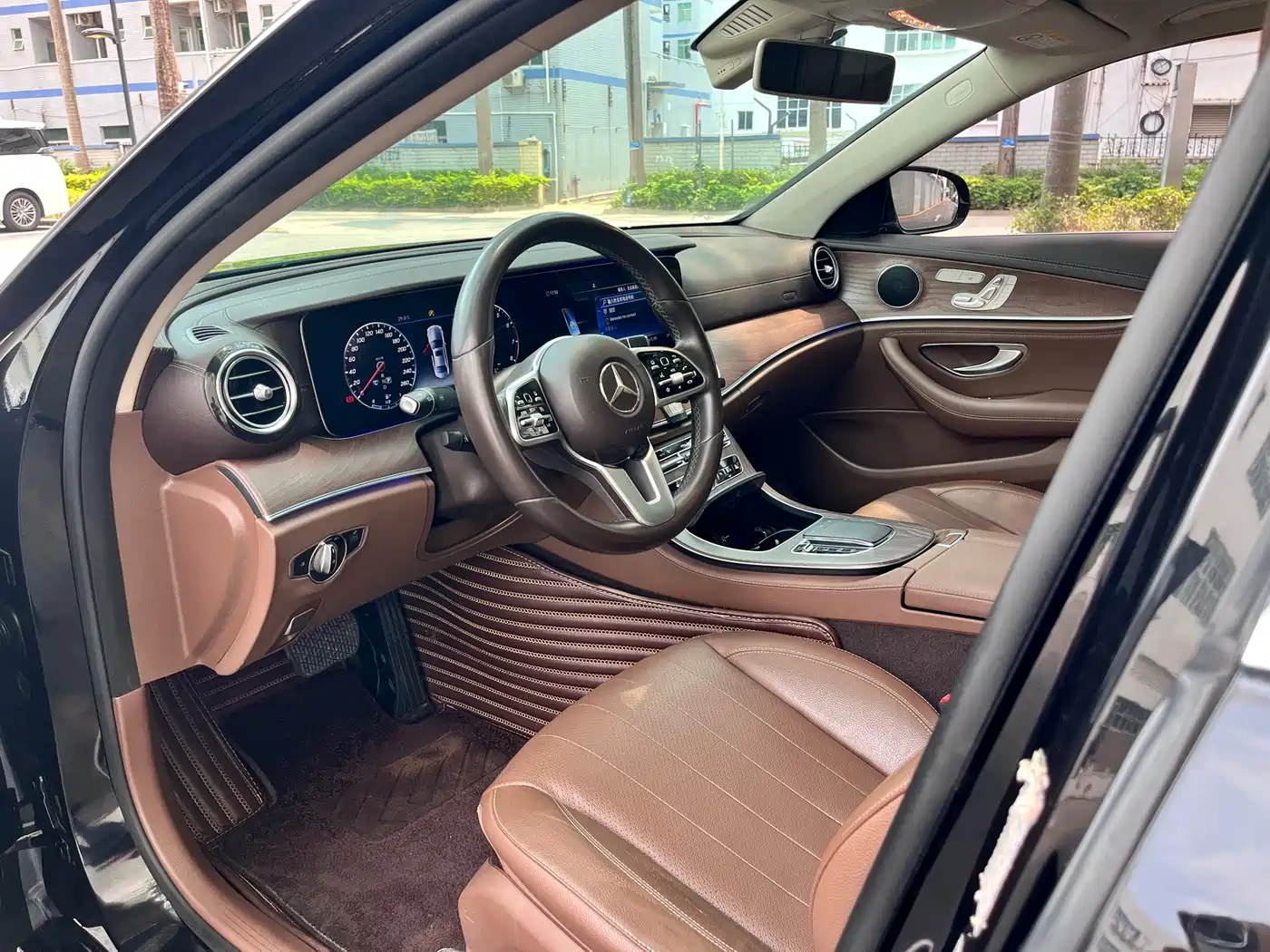 Mercedes-Benz E-Class 2020 E 300 L Fashion фото 9