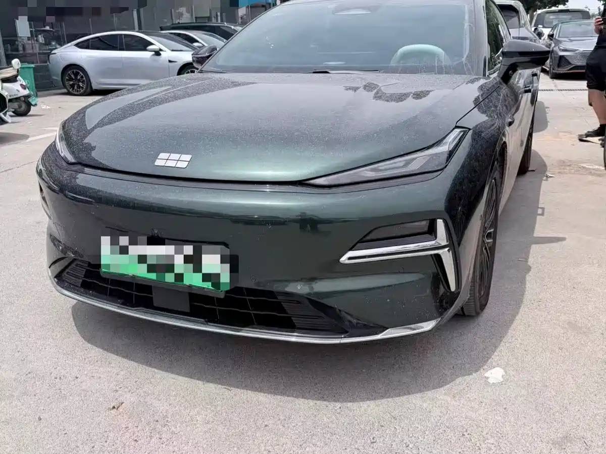 Geely Galaxy Xingyao 8 2025 130km EM-i Premium Edition