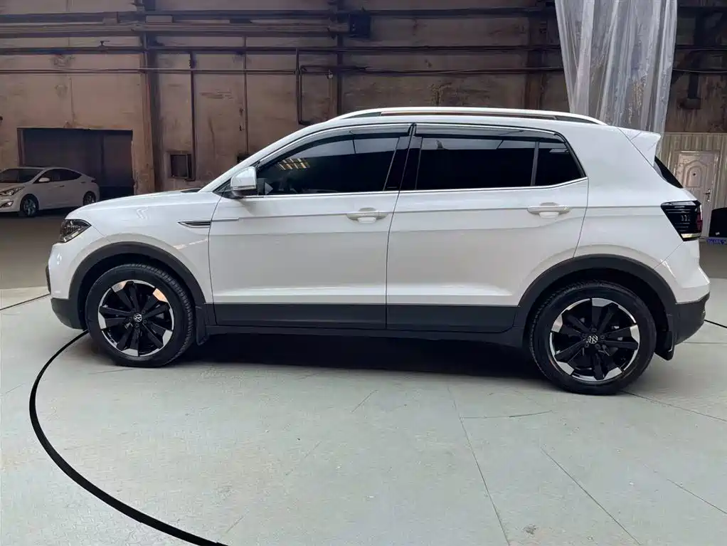 VOLKSWAGEN EXPLORING THE SHADOW