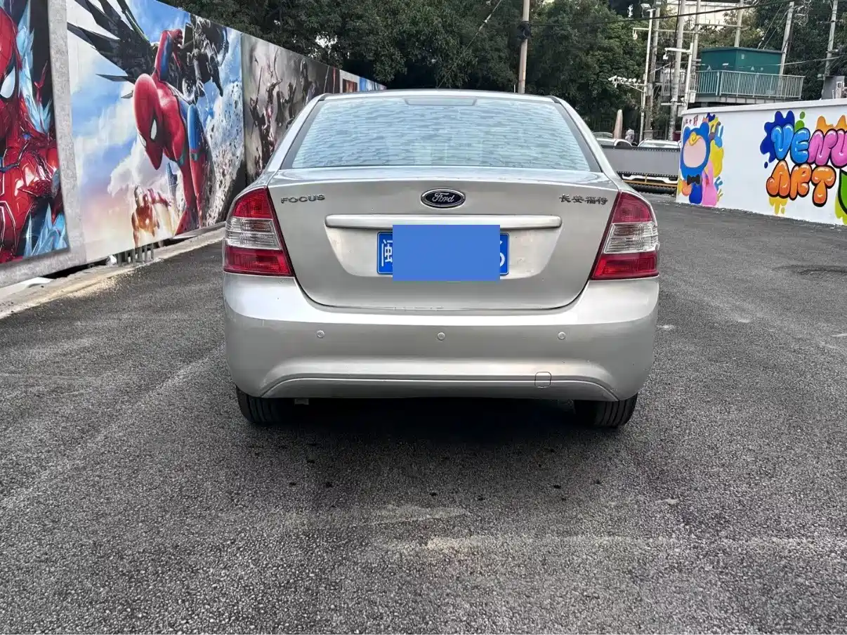 Ford Focus 2010 2011 Sedan 1.8L Automatic Fashion