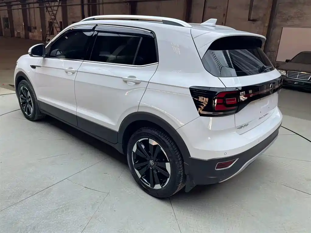 VOLKSWAGEN EXPLORING THE SHADOW