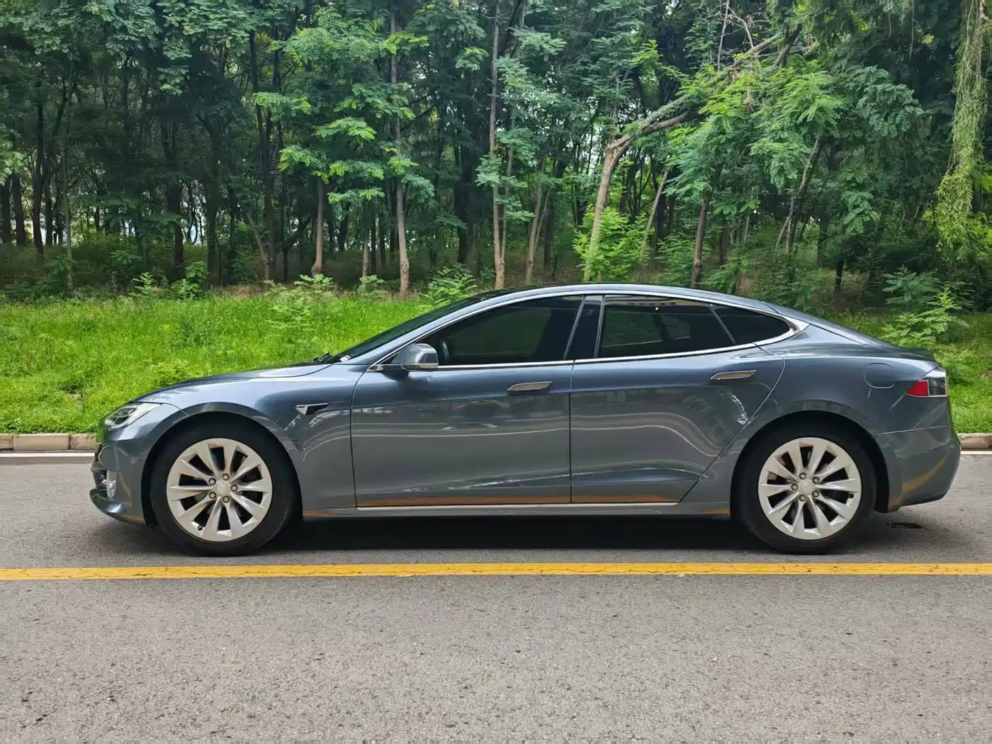 Tesla Model S 2019 2017 Model S 75D Standard Range