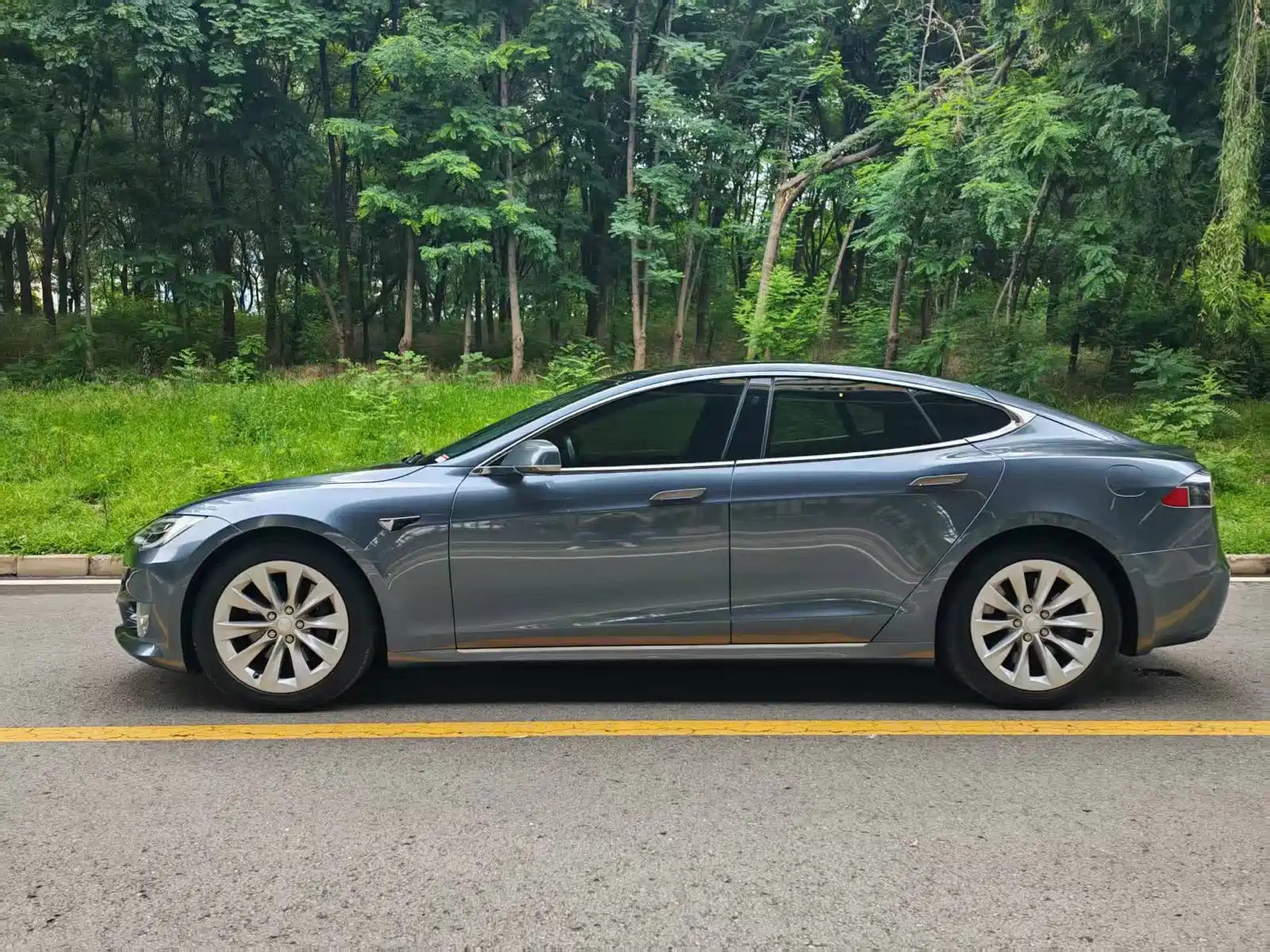 Фото 3 - Tesla Model S